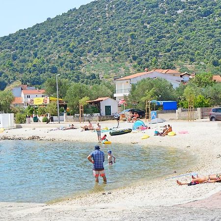 Apartments Borozan Vinišće Eksteriør bilde