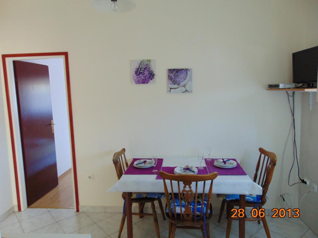 Apartments Borozan Vinišće Rom bilde