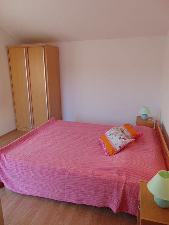 Apartments Borozan Vinišće Rom bilde