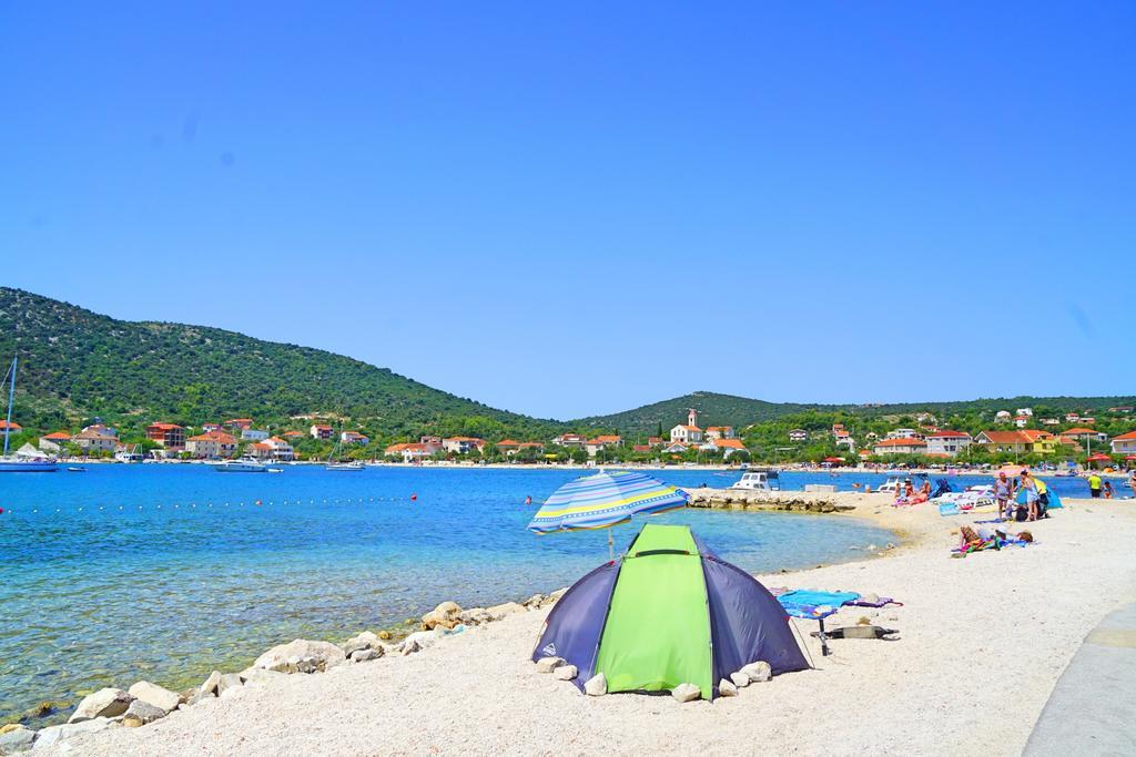 Apartments Borozan Vinišće Eksteriør bilde