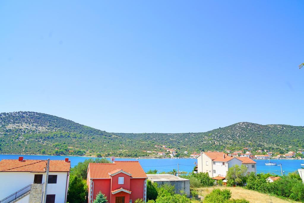 Apartments Borozan Vinišće Eksteriør bilde